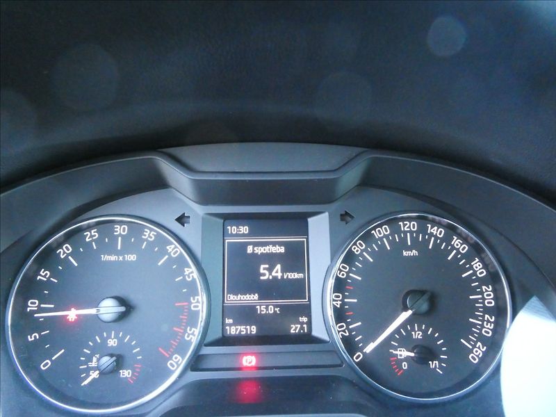 Škoda Octavia 1,6 TDi 77kW 4x4 serviska - fotka 31 z 45