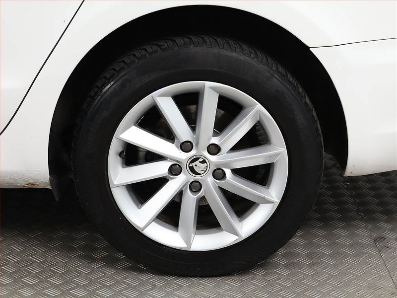 Škoda Superb (2014) Ambition Plus 1.4 TSI, ČR - fotka 12 z 15