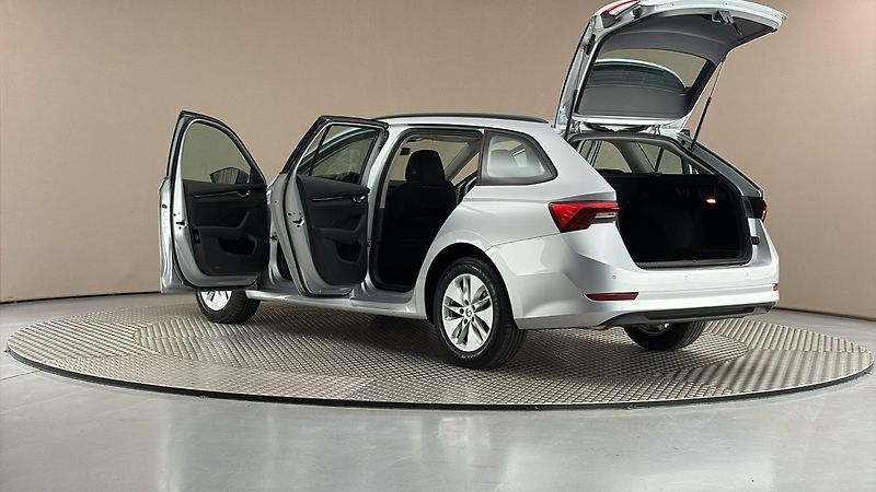Škoda Octavia 2.0 TDI Ambition Combi - fotka 7 z 25