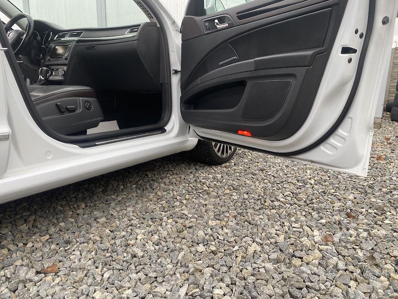 Škoda Superb 2.0TDi 4x4 170PS DSG L+K COMBI - fotka 122 z 158