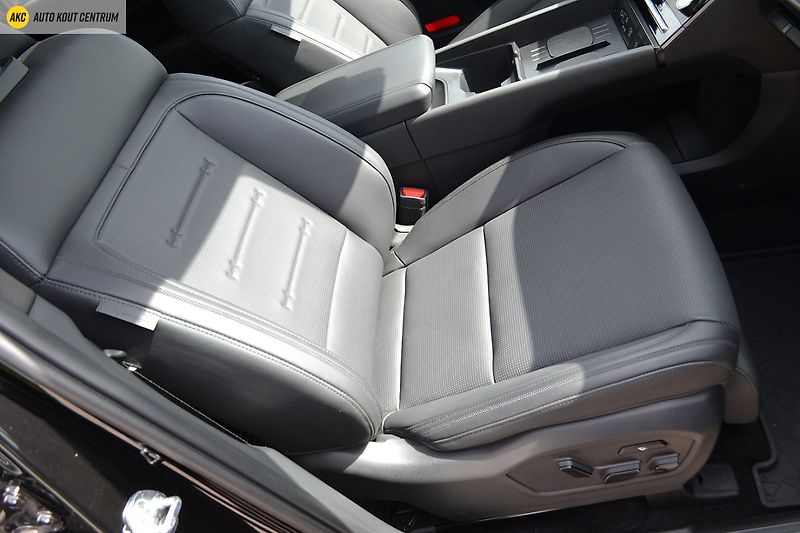Hyundai Santa Fe 1.6T-GDI HEV 4WD CALLIGRAPHY 7 - fotka 13 z 95