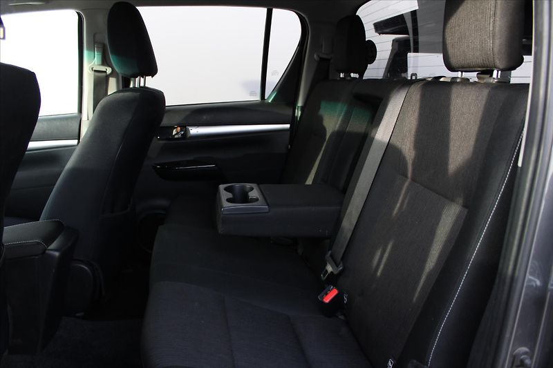 Toyota Hilux 2.4D4D 110kW EXPED. SPECIÁL ČR - fotka 11 z 24