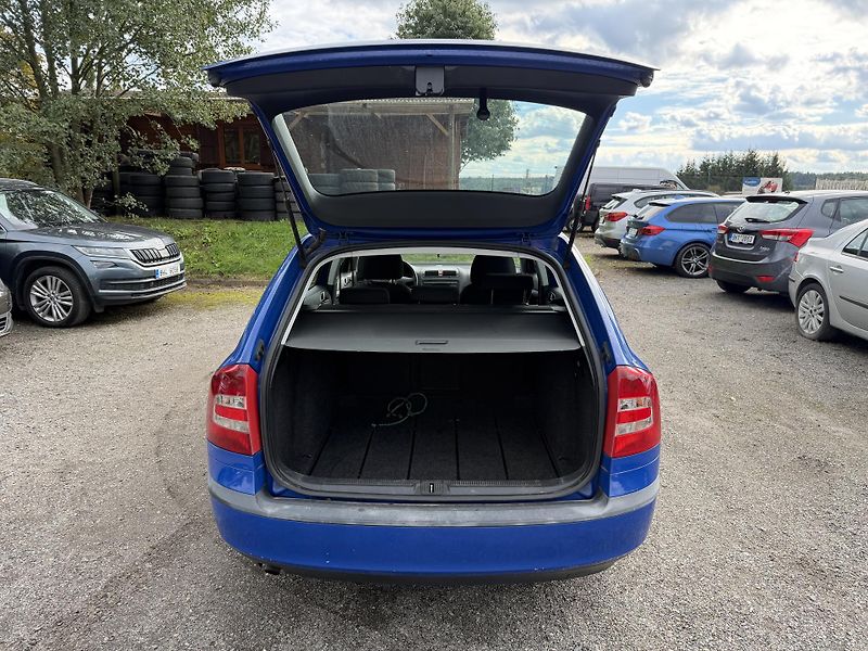 Škoda Octavia 1.6i - fotka 9 z 20