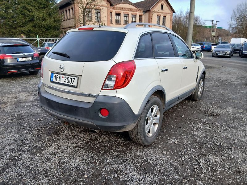 Opel Antara 2.2 CDTI, 4x4, tažné, Cosmo - fotka 8 z 27