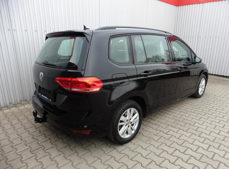 Volkswagen Touran 2,0 TDi Highline Navi - fotka 3 z 19