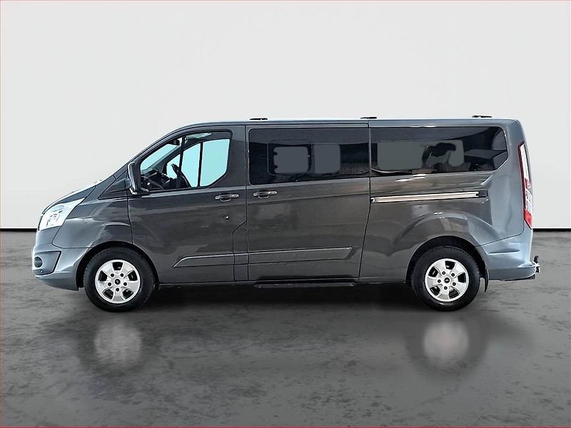 Ford Tourneo Custom (2018) Titanium 2.0 EcoBlue, ČR, 1Maj - fotka 3 z 20