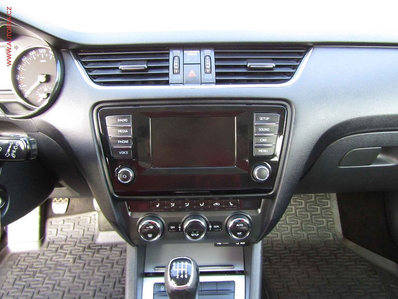 Škoda Octavia (2014) 2.0 TDi, 2.maj, AC, bixen - fotka 14 z 20