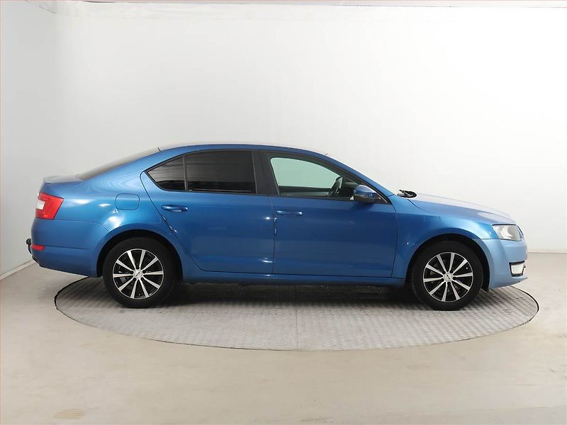Škoda Octavia (2015) Ambition 1.4 TSI, Tempomat - fotka 6 z 15