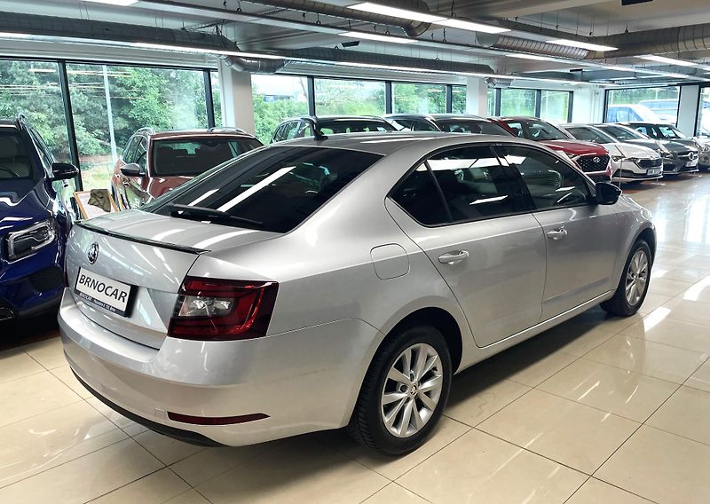 Škoda Octavia 1,5TSI Style Sport, ČR, 1.MAJ. - fotka 6 z 21
