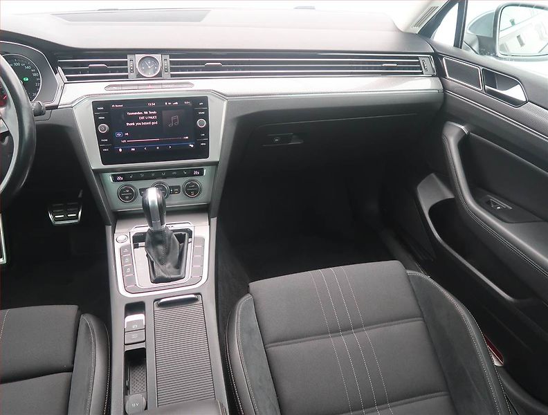 Volkswagen Passat (2017) 2.0 TDI, 4X4, Automat - fotka 8 z 14