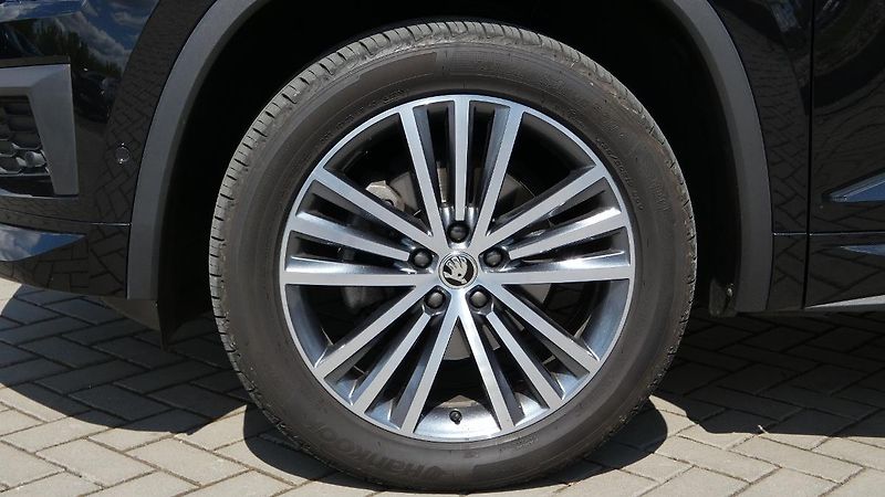 Škoda Kodiaq 2,0 TSI 140 kW L&K 4x4 DSG - fotka 26 z 27