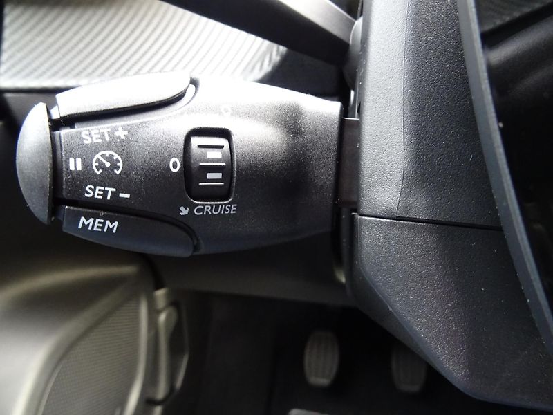 Peugeot 2008 (2026) ALLURE Turbo 100k MAN6 - fotka 34 z 45