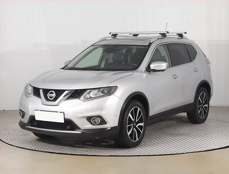 Nissan X-Trail (2015) 1.6 dCi, 4X4, Navi, Xenony - fotka 2 z 26