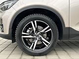 Volvo XC40 2.0 B4 4x4 PLUS - náhled 10