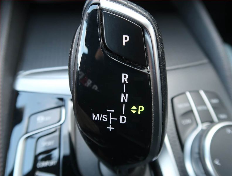 BMW Řada 5 (2020) M Sport 530d xDrive - fotka 12 z 14