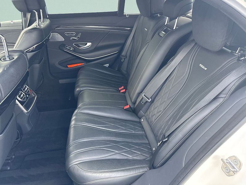 Mercedes-Benz Třídy S 63 AMG 4MATIC - fotka 14 z 23