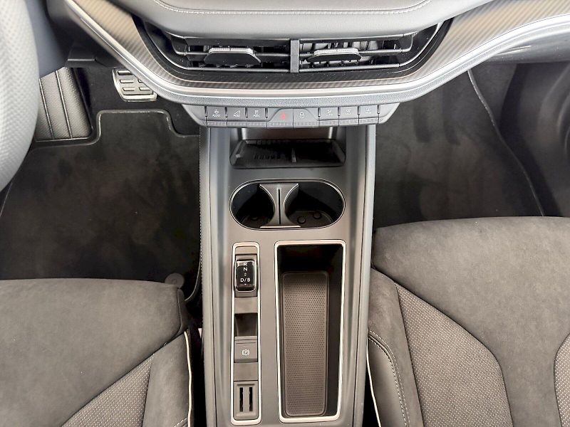 Škoda Elroq (2025) Sportline 85 210 kW / 82 kWh - fotka 19 z 30