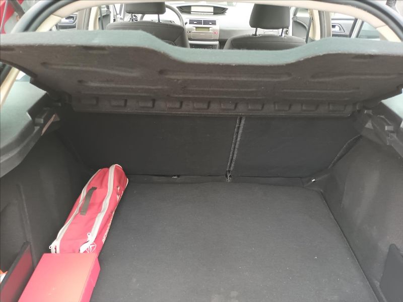 Citroën C4 1,4 i,65kw,ČR,1MAJ,KLIMA, - fotka 18 z 29
