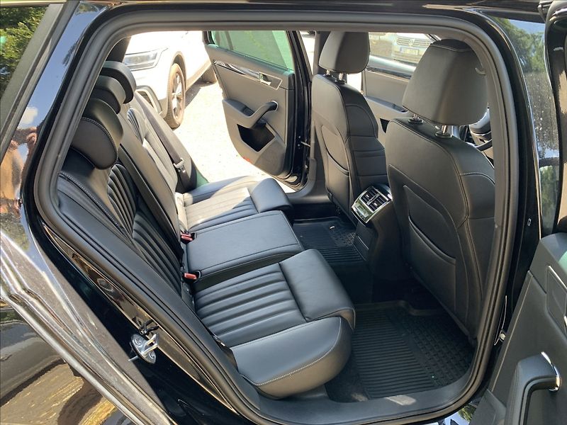 Škoda Superb 1,4 TSI iV - fotka 19 z 24