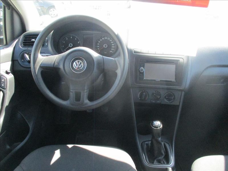 Volkswagen Polo 1,2 i,klimatizace, ABS,ASR, - fotka 15 z 31