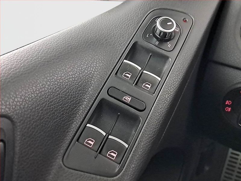 Volkswagen Tiguan (2011) R-Line 2.0 TSI, 4X4, Automat - fotka 22 z 22