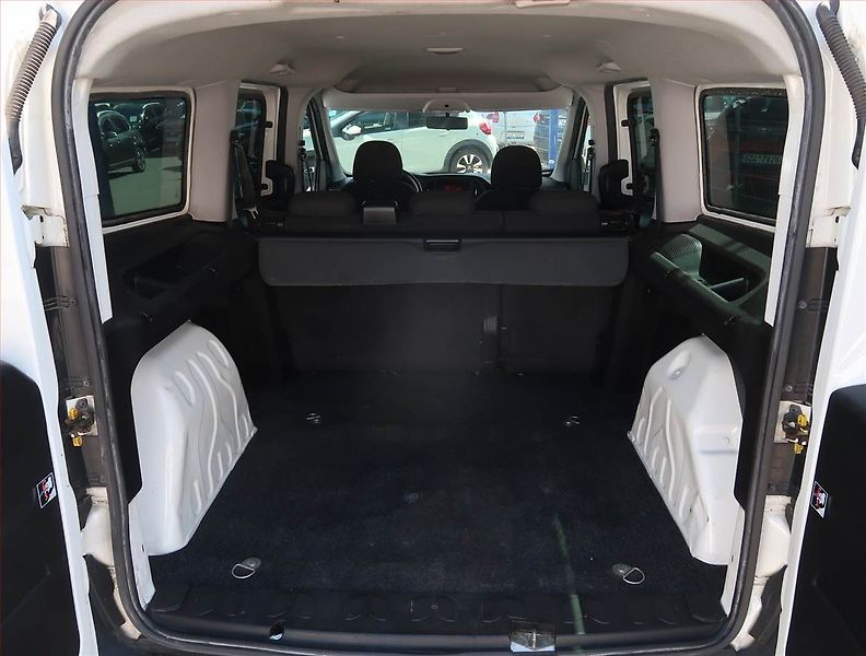 Fiat Dobló (2017) Maxi 1.6 MultiJet, 5Míst, ČR - fotka 13 z 15