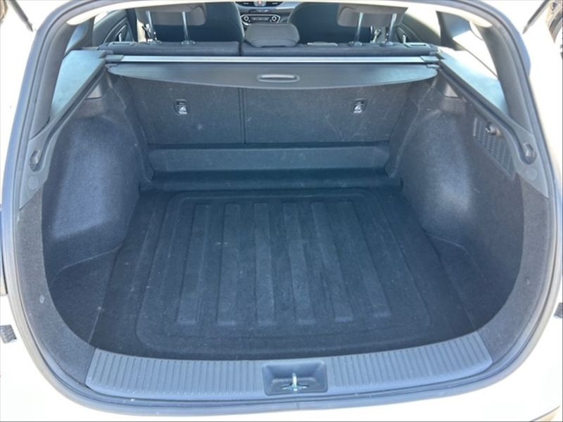 Hyundai i30 1,5 i Family Comfort - fotka 6 z 11