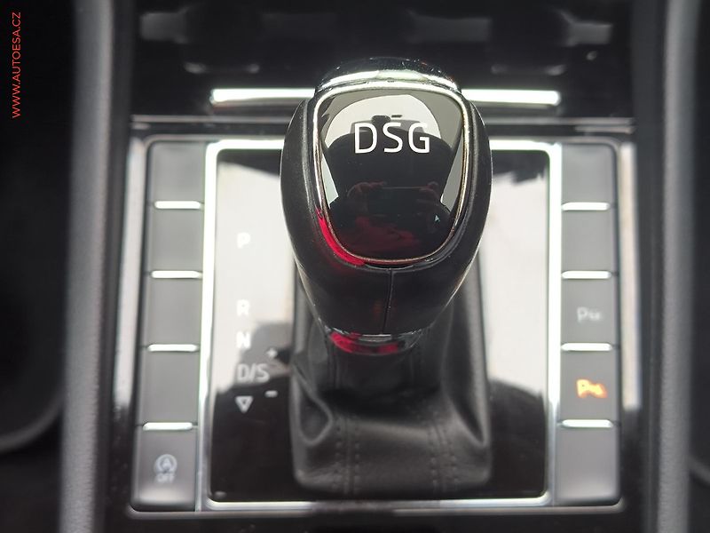 Škoda Superb (2015) 2.0 TDi, Style, DSG, bixen - fotka 18 z 25
