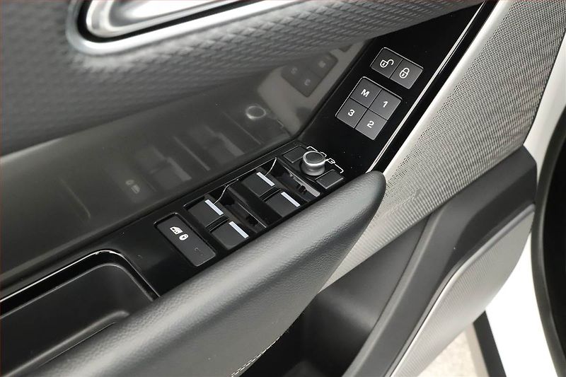 Land Rover Range Rover Velar (2018) D240 - fotka 9 z 20