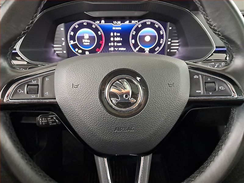 Škoda Superb (2019) Laurin&Klement 2.0 TSI - fotka 23 z 25