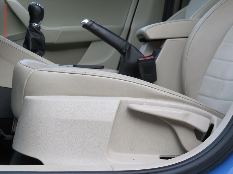 Škoda Octavia (2013) 2.0TDi, Bixen, navi, kamera - fotka 29 z 36