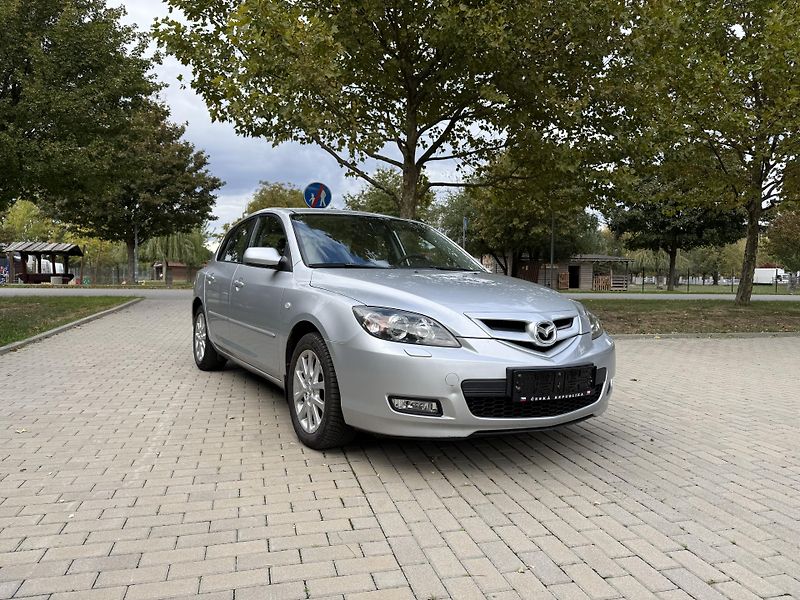 Mazda 3 2.0 Sport Active - fotka 15 z 30