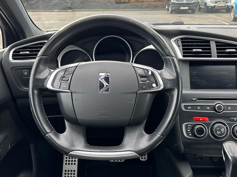 Citroën DS4 SO CHIC - fotka 18 z 28