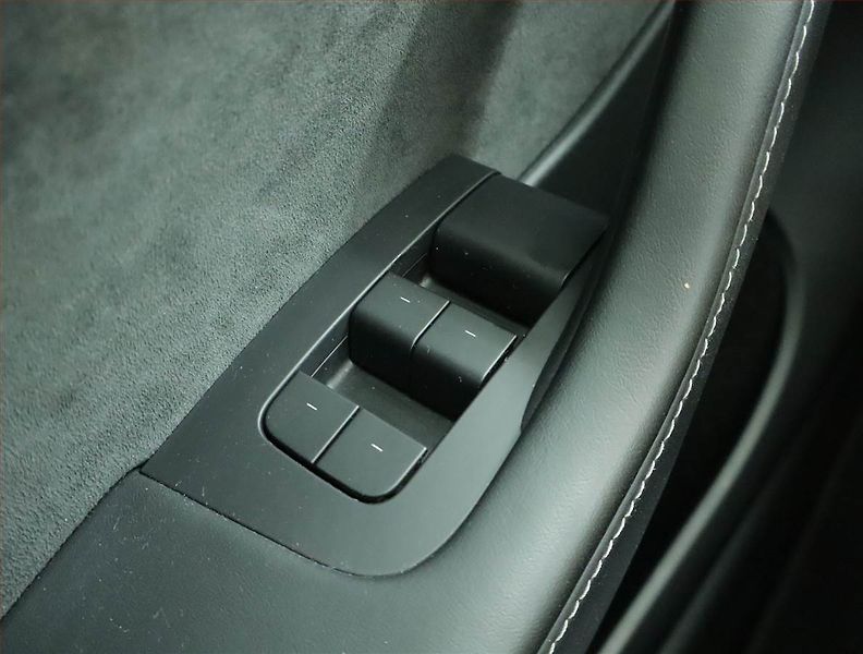 Tesla Model Y (2022) Long Range AWD 79kWh, SoH 92% - fotka 16 z 20