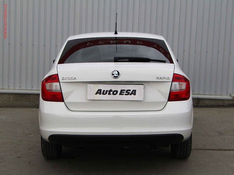 Škoda Rapid (2014) 1.6 TDi, ČR, AC, STK3/28 - fotka 5 z 15