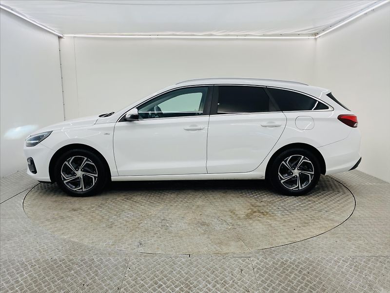 Hyundai i30 1,5 T-GDI 117kW - fotka 3 z 25