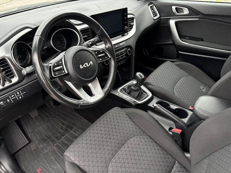 Kia Ceed 1.5 T-GDI 117kW SPIN - fotka 10 z 20