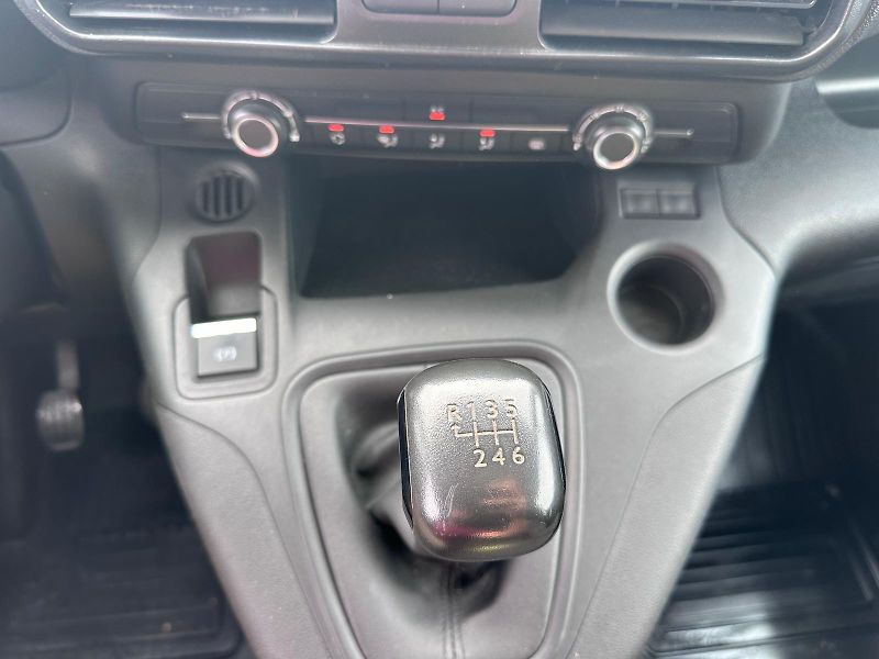 Toyota ProAce City 1.5 D 75kW - fotka 14 z 14