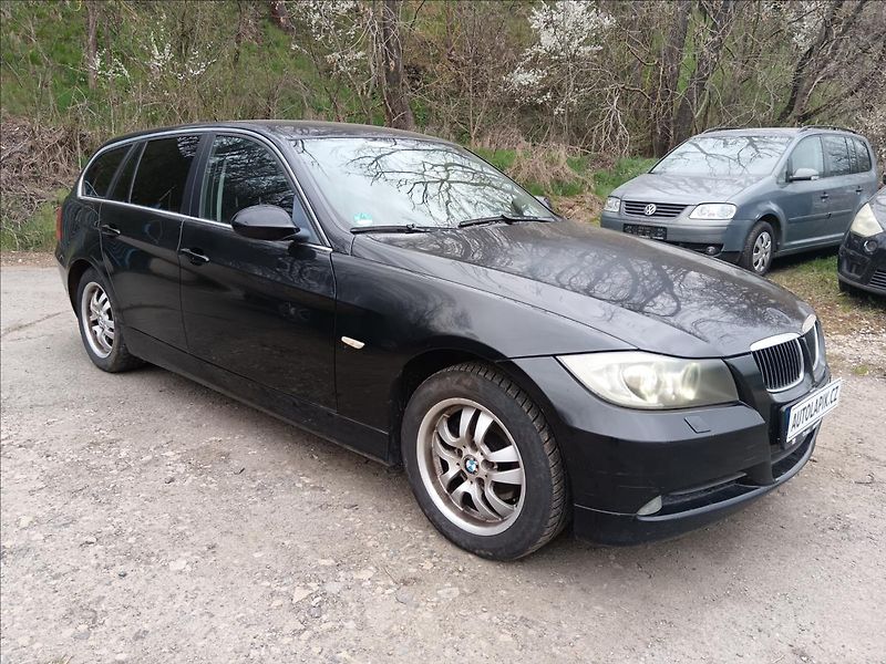 BMW Řada 3 2,5 i - fotka 14 z 19