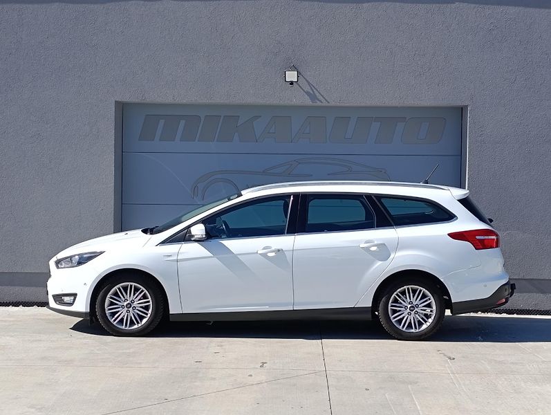 Ford Focus 1.0 ECOBOOST TREND ČR 1.MAJ  - fotka 8 z 27
