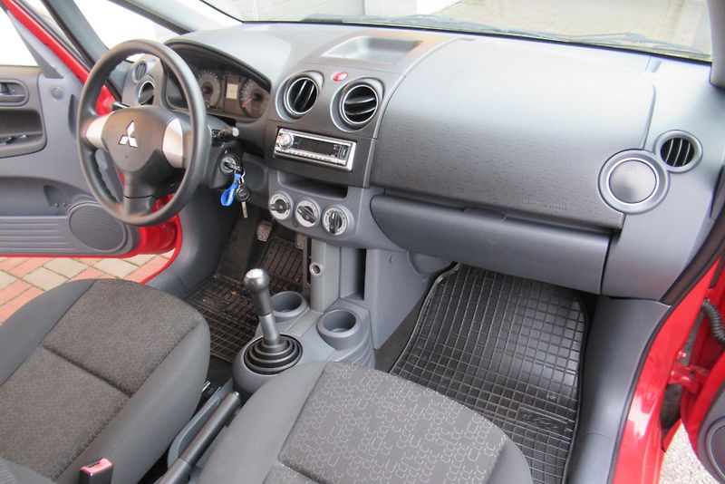 Mitsubishi Colt 1.1 MPi KLIMA SADA KOL - fotka 10 z 17
