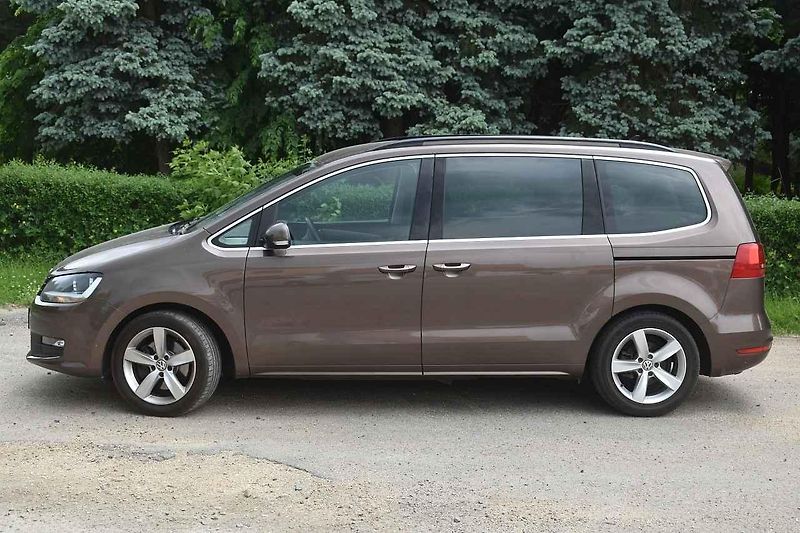 Tento Volkswagen Sharan je deset let starý. Nevypadá na to