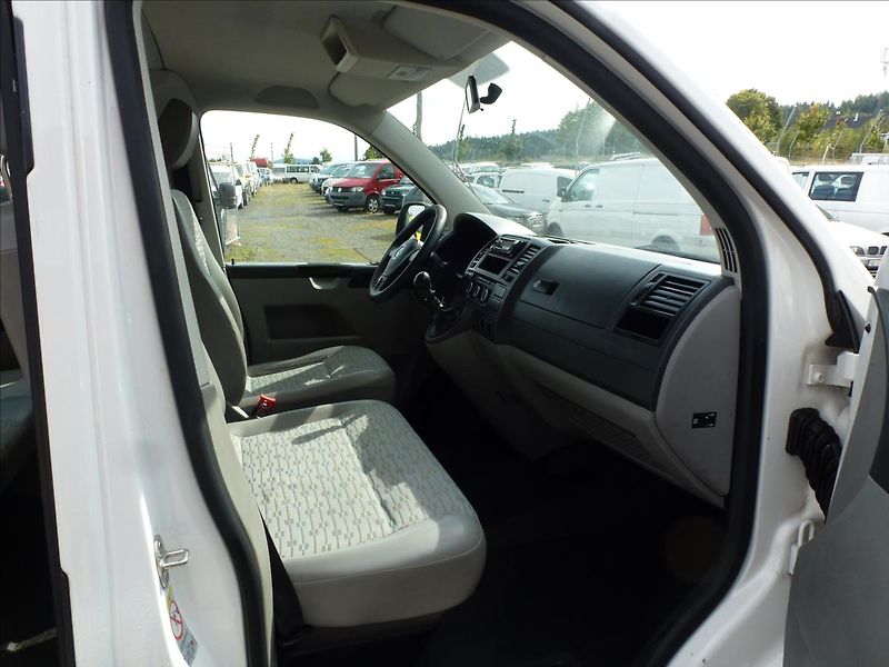 Volkswagen Transporter 2,0 TDI 9míst - fotka 24 z 46