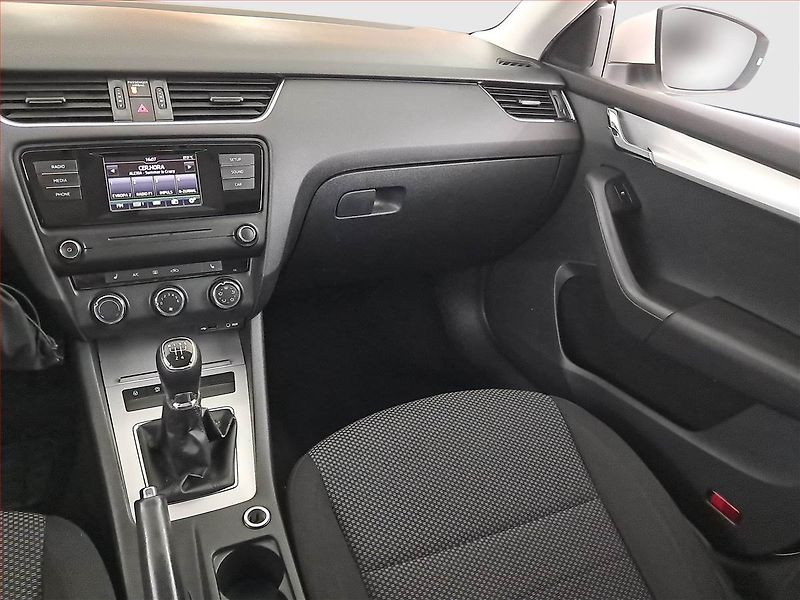 Škoda Octavia (2015) 1.6 TDI, ČR,1.maj, Tempomat - fotka 8 z 17