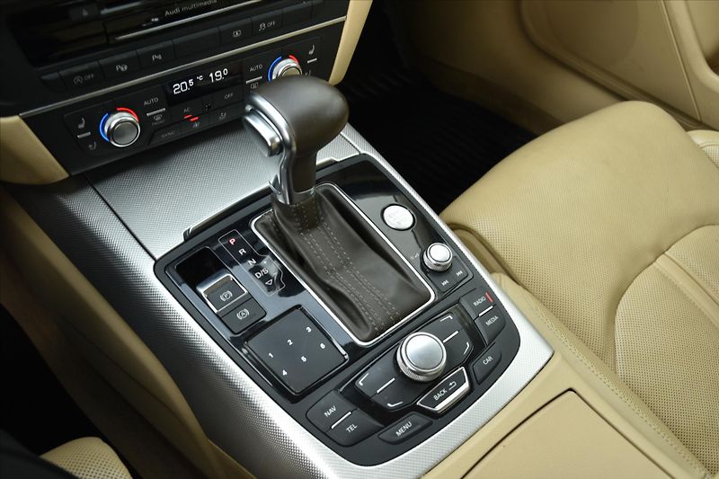 Audi A6 3.0TDI 180kW PLNÁ VÝBAVA ČR - fotka 22 z 31