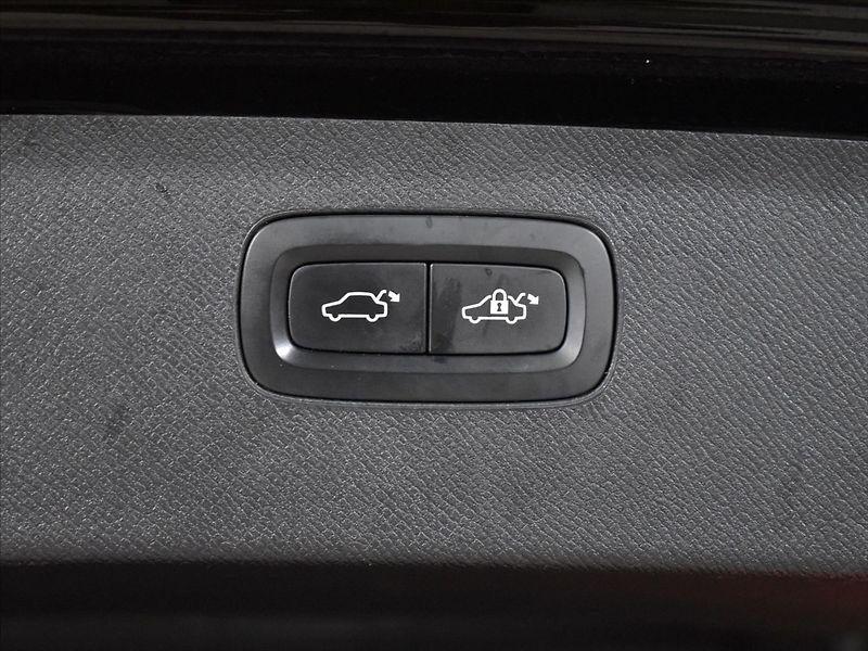 Volvo XC90 2,0 D5 AWD INSCRIPTION Pano - fotka 11 z 24