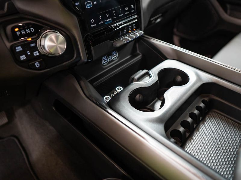 Dodge RAM (2024) 5.7 eTorque Sport 6 Lift - fotka 26 z 34