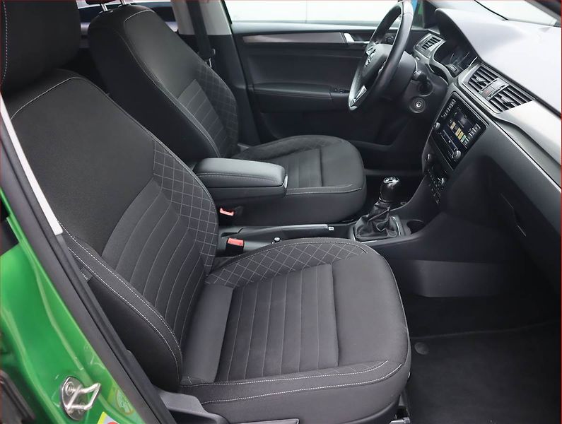 Škoda Rapid (2018) 1.2 TSI, Navi, Bi-Xenony - fotka 9 z 20