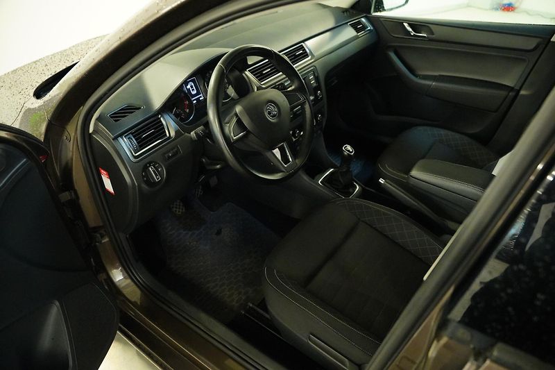Škoda Rapid - fotka 5 z 6