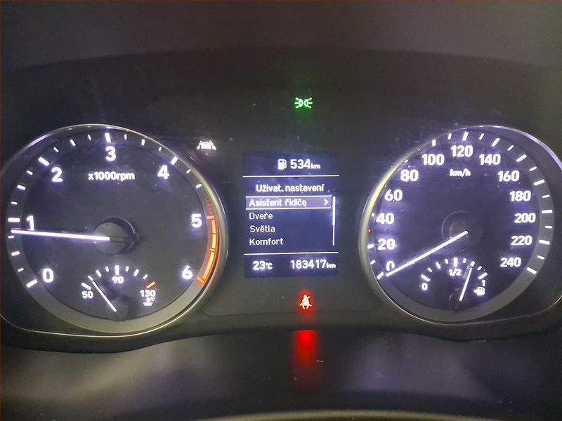 Hyundai i30 (2021) Comfort 1.6 CRDi, Serv.kniha - fotka 11 z 16